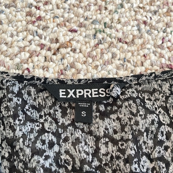Express Black & White Ruffle Front Sheer Top NWOT. Small - Picture 6 of 8